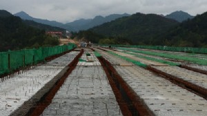 岳武高速09标